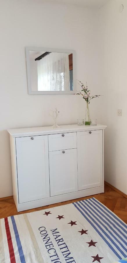 Apartmani Sofia Njivice Exterior foto